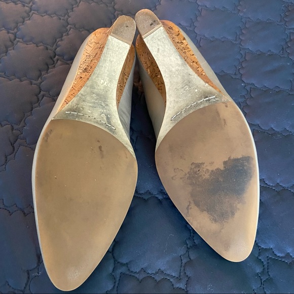 Cole Haan shoes. Closed toe. 2” cork heel. Silver leather. Size 10. - Picture 5 of 6